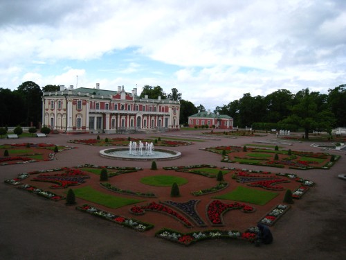 Palais de Kadriorg avec jardin à la française 