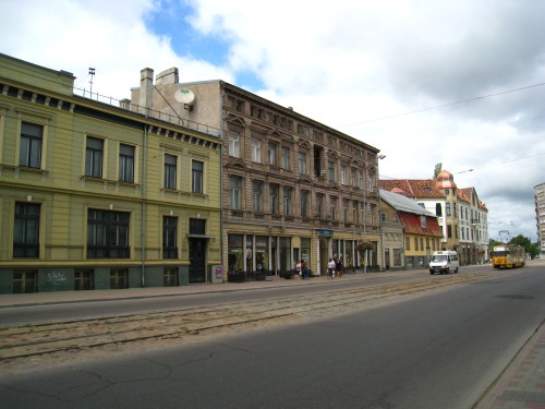 Grande rue de Liepaja, là où circula l'unqiue ligne de tramway, vestige du plus ancien réseau des pays baltes